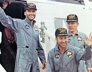 Photo of Apollo 13 astronauts
