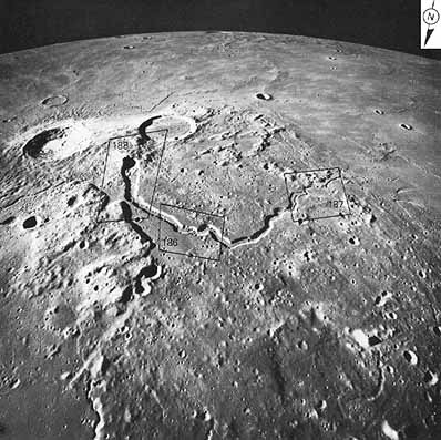 Figure 185 'cobra head' rille, Vallis Schroteri (Schroter's Valley)