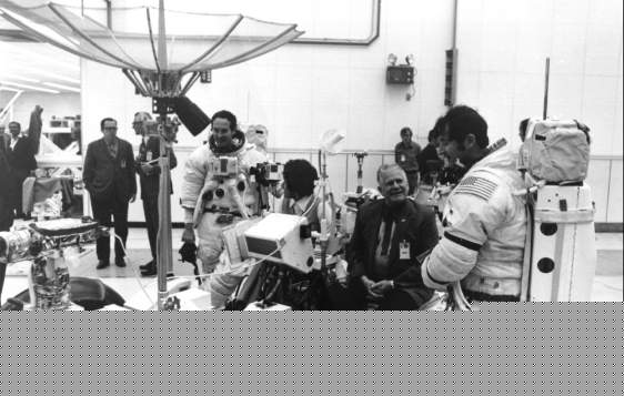 A16 crew + Teague with training LRV